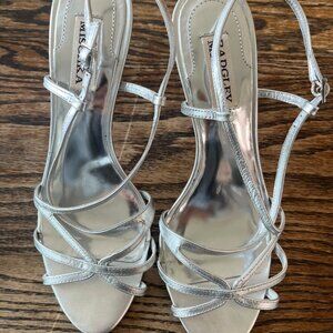 Badgley Mischka Strappy Silver Pumps Heels